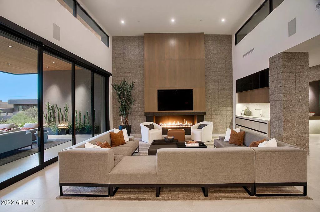 The Scottsdale Home, a contemporary property in Desert Mountain completed in 2020 by Blackstone Homes with interiors done by Ownby Design is now available for sale. This home located at 40050 N 107th St, Scottsdale, Arizona