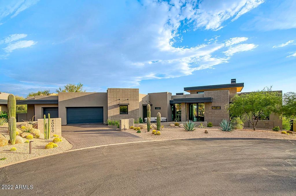 The Scottsdale Home, a contemporary property in Desert Mountain completed in 2020 by Blackstone Homes with interiors done by Ownby Design is now available for sale. This home located at 40050 N 107th St, Scottsdale, Arizona