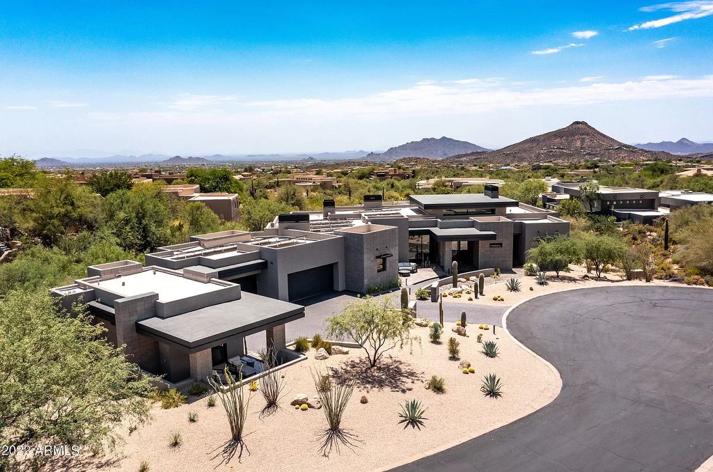 The Scottsdale Home, a contemporary property in Desert Mountain completed in 2020 by Blackstone Homes with interiors done by Ownby Design is now available for sale. This home located at 40050 N 107th St, Scottsdale, Arizona