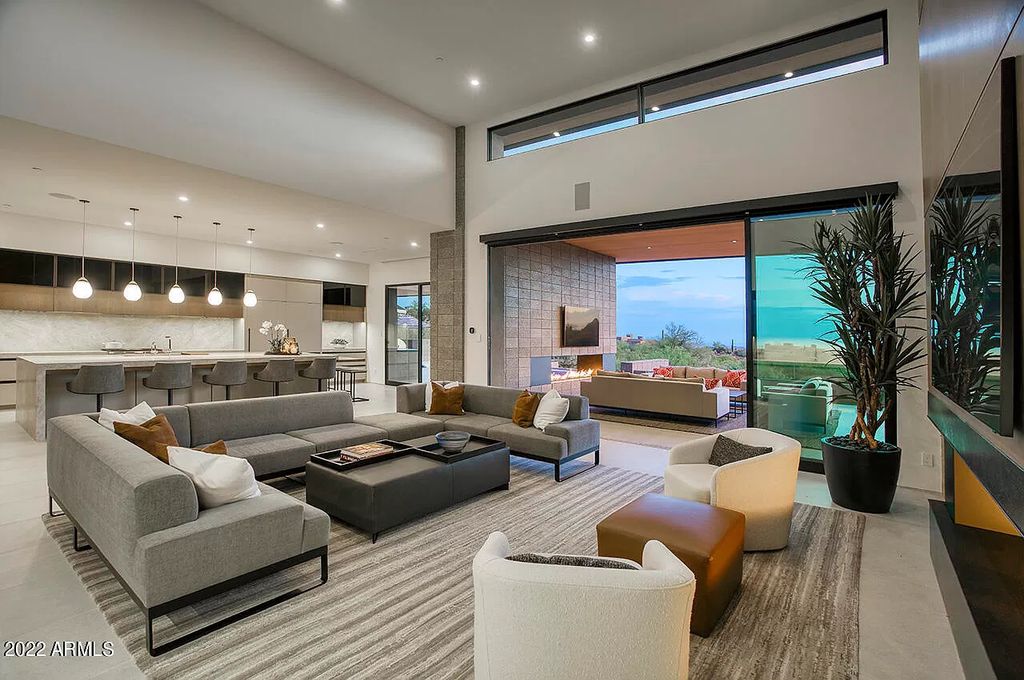 The Scottsdale Home, a contemporary property in Desert Mountain completed in 2020 by Blackstone Homes with interiors done by Ownby Design is now available for sale. This home located at 40050 N 107th St, Scottsdale, Arizona