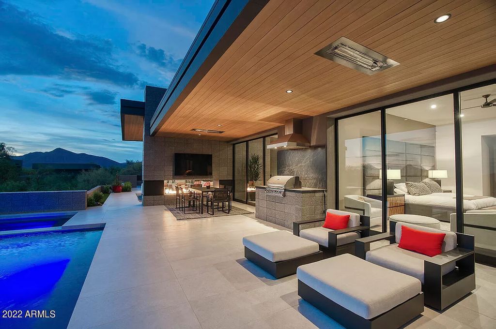 The Scottsdale Home, a contemporary property in Desert Mountain completed in 2020 by Blackstone Homes with interiors done by Ownby Design is now available for sale. This home located at 40050 N 107th St, Scottsdale, Arizona