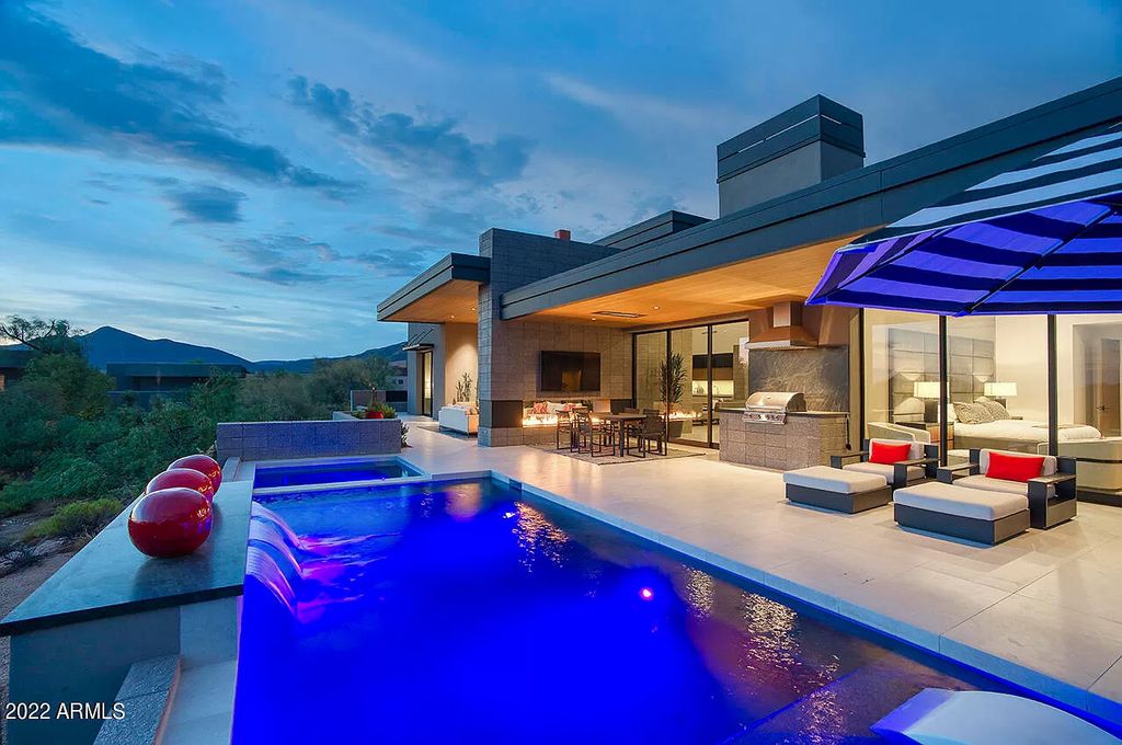 The Scottsdale Home, a contemporary property in Desert Mountain completed in 2020 by Blackstone Homes with interiors done by Ownby Design is now available for sale. This home located at 40050 N 107th St, Scottsdale, Arizona