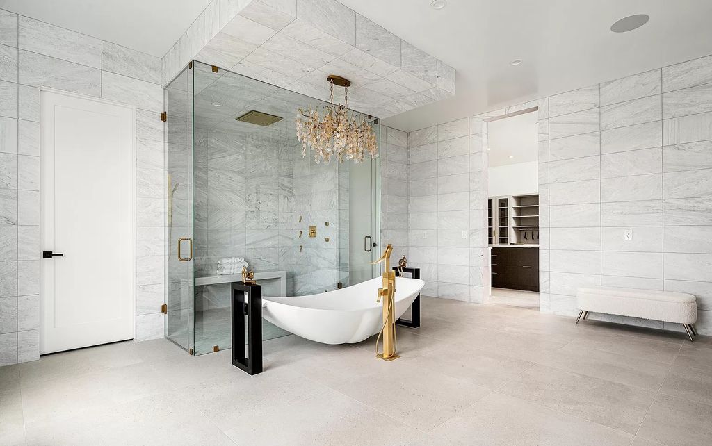 The Home in Phoenix, a magnificent custom remodel home built by Avomos with the lavish backyard entertainment grounds including a cabana and multiple sitting areas is now available for sale. This home located at 4951 E Rockridge Rd, Phoenix, Arizona