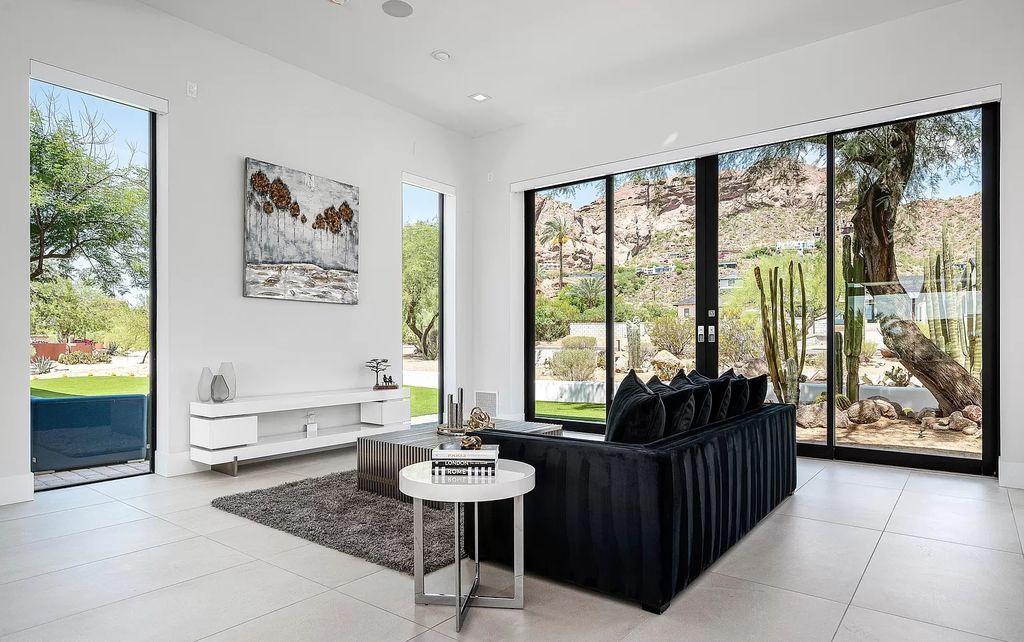 The Home in Phoenix, a magnificent custom remodel home built by Avomos with the lavish backyard entertainment grounds including a cabana and multiple sitting areas is now available for sale. This home located at 4951 E Rockridge Rd, Phoenix, Arizona