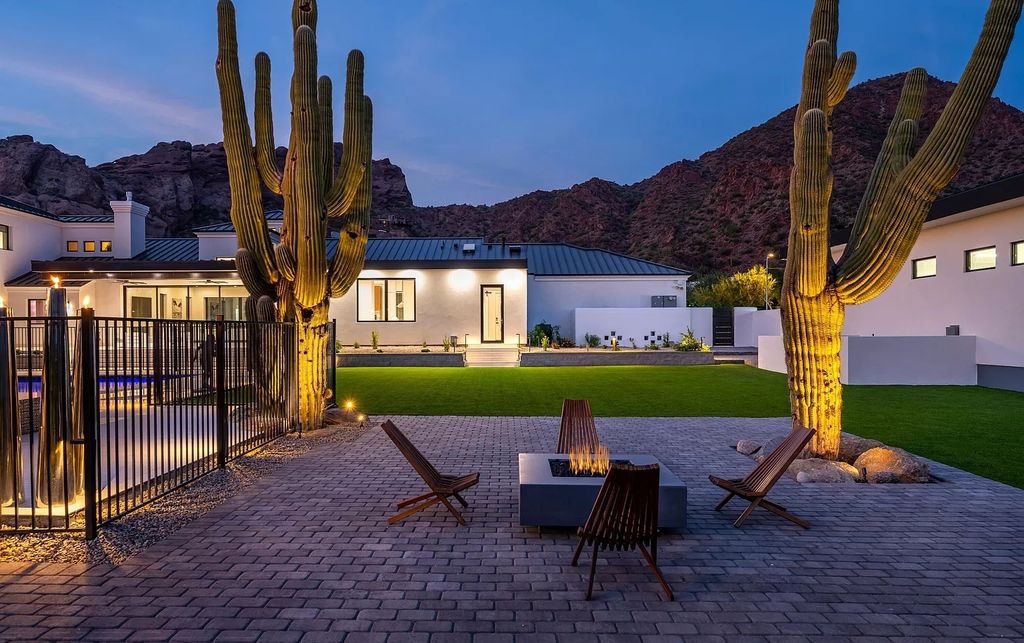 The Home in Phoenix, a magnificent custom remodel home built by Avomos with the lavish backyard entertainment grounds including a cabana and multiple sitting areas is now available for sale. This home located at 4951 E Rockridge Rd, Phoenix, Arizona
