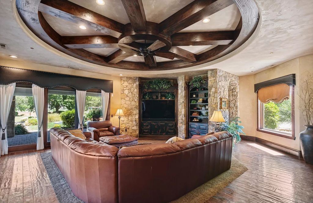 The Estate in Washington, a luxurious home with over 0.5 acre pond plenty of space for parking offering resort style pool, full sports court, theatre room, indoor gym, full bar, pavillion & indoor basketball court and  is now available for sale. This home located at 90 W Triple Crown Ln, Washington, Utah