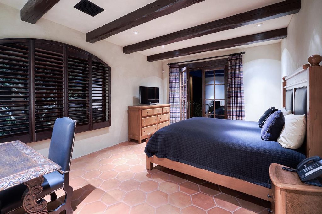 The Estate in Scottsdale, a mountainside sanctuary that offers both privacy and an organic connection to the Sonoran Desert built with the highest quality materials and workmanship is now available for sale. This home located at 10738 E Diamond Rim Dr, Scottsdale, Arizona
