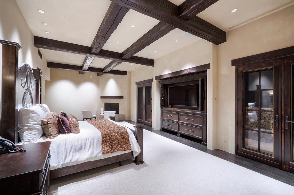 The Estate in Scottsdale, a mountainside sanctuary that offers both privacy and an organic connection to the Sonoran Desert built with the highest quality materials and workmanship is now available for sale. This home located at 10738 E Diamond Rim Dr, Scottsdale, Arizona