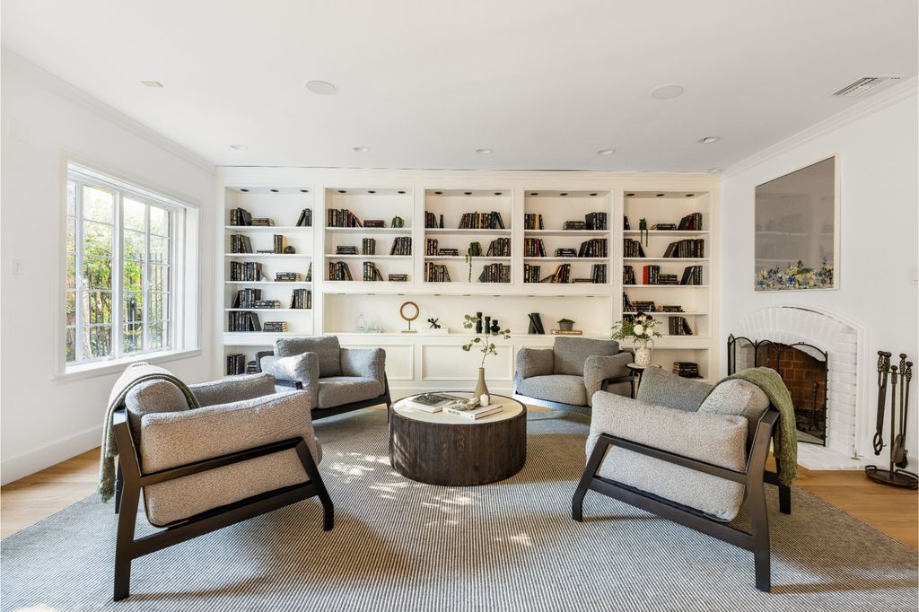 The Estate in Pacific Palisades, a newly renovated home on a double lot comprised of nearly 1.4 acres with park-like grounds that include an incredible pool and spa, cabana, guest house, expansive yard and tennis court is now available for sale. This home located at 1575 Capri Dr, Pacific Palisades, California