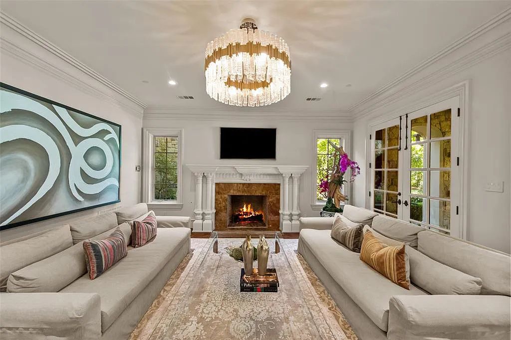 The Home in Westlake, a beautifully appointed Paul Kramer home boasts both impressive architectural and designer details including a dramatic mahogany rotunda, meticulous gardens, lovely sculptures, elegant circular breakfast nook and multiple outdoor areas perfect for entertaining is now available for sale. This home located at 2006 Navasota Cv, Westlake, Texas
