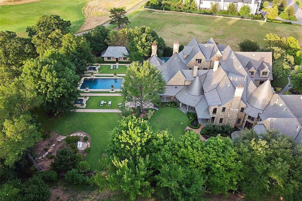 The Home in Westlake, a beautifully appointed Paul Kramer home boasts both impressive architectural and designer details including a dramatic mahogany rotunda, meticulous gardens, lovely sculptures, elegant circular breakfast nook and multiple outdoor areas perfect for entertaining is now available for sale. This home located at 2006 Navasota Cv, Westlake, Texas