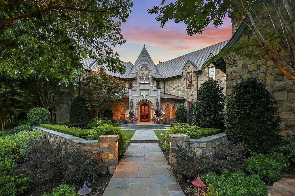 The Home in Westlake, a beautifully appointed Paul Kramer home boasts both impressive architectural and designer details including a dramatic mahogany rotunda, meticulous gardens, lovely sculptures, elegant circular breakfast nook and multiple outdoor areas perfect for entertaining is now available for sale. This home located at 2006 Navasota Cv, Westlake, Texas