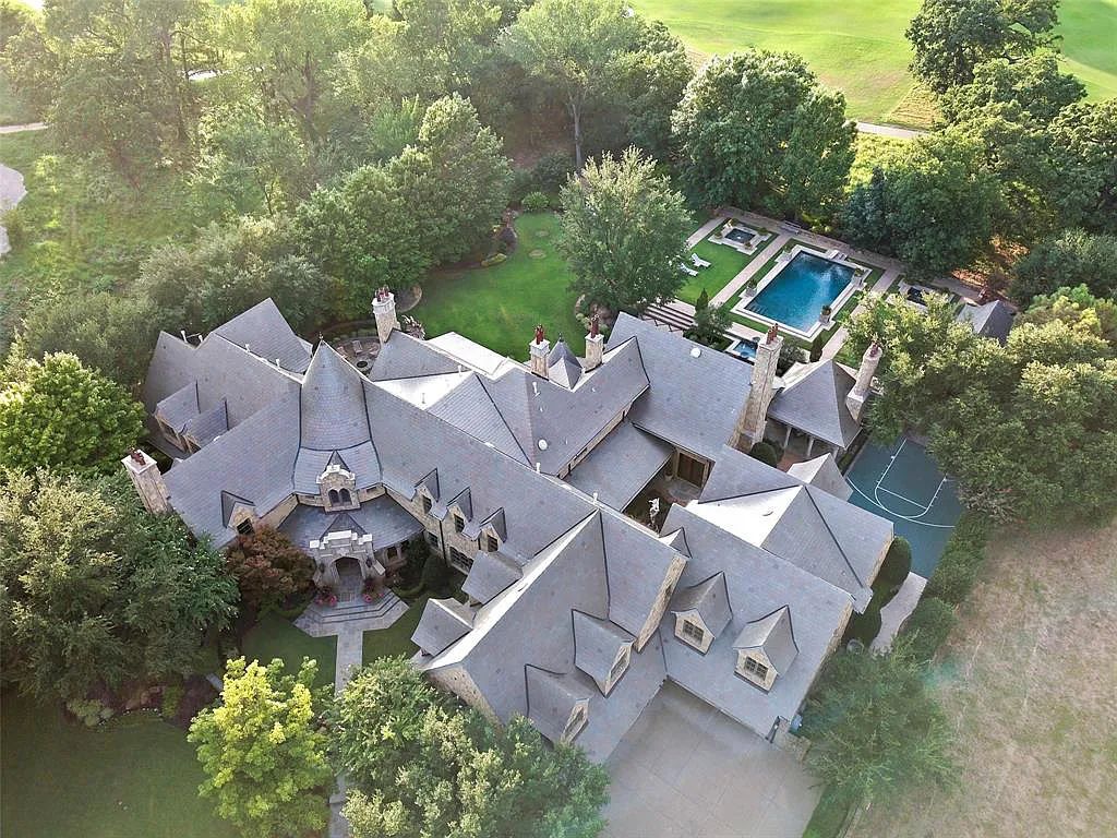 The Home in Westlake, a beautifully appointed Paul Kramer home boasts both impressive architectural and designer details including a dramatic mahogany rotunda, meticulous gardens, lovely sculptures, elegant circular breakfast nook and multiple outdoor areas perfect for entertaining is now available for sale. This home located at 2006 Navasota Cv, Westlake, Texas