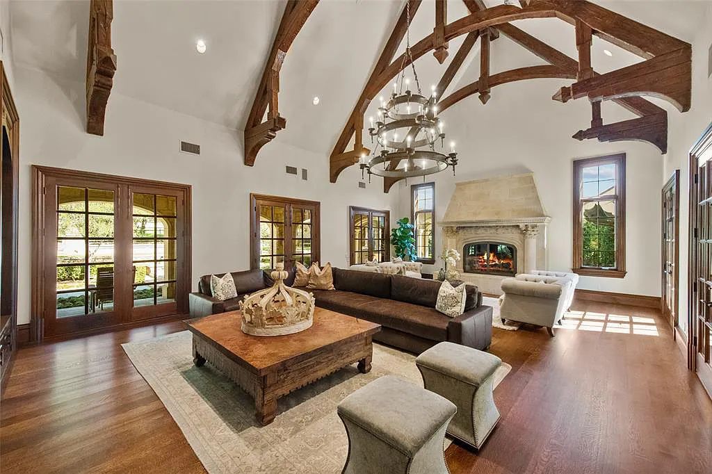 The Home in Westlake, a beautifully appointed Paul Kramer home boasts both impressive architectural and designer details including a dramatic mahogany rotunda, meticulous gardens, lovely sculptures, elegant circular breakfast nook and multiple outdoor areas perfect for entertaining is now available for sale. This home located at 2006 Navasota Cv, Westlake, Texas