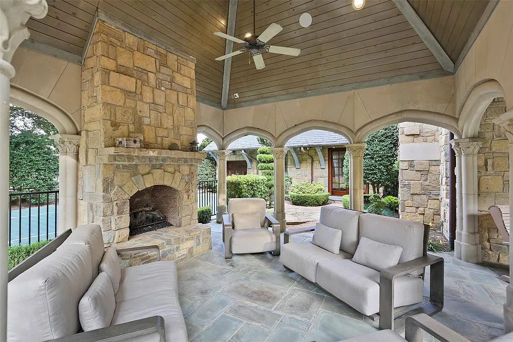 The Home in Westlake, a beautifully appointed Paul Kramer home boasts both impressive architectural and designer details including a dramatic mahogany rotunda, meticulous gardens, lovely sculptures, elegant circular breakfast nook and multiple outdoor areas perfect for entertaining is now available for sale. This home located at 2006 Navasota Cv, Westlake, Texas