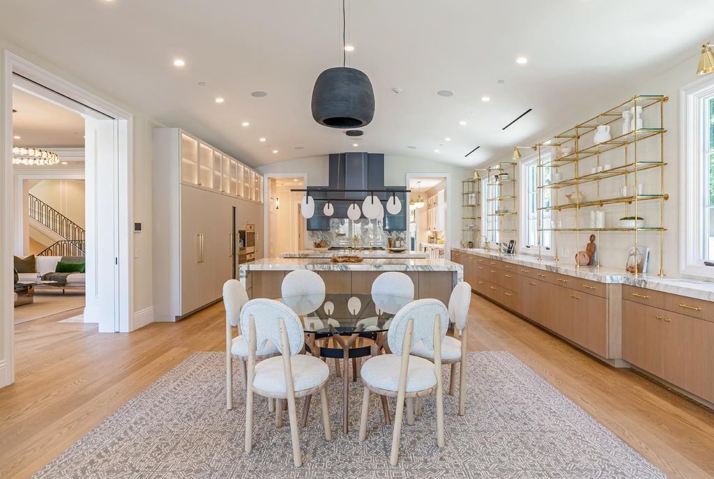 The Estate in Beverly Hills, a brand new architectural triumph combines classic opulence and the modern feel of today with its exquisite features and luxurious quality finishes is now available for sale. This home located at 802 Foothill Rd, Beverly Hills, California
