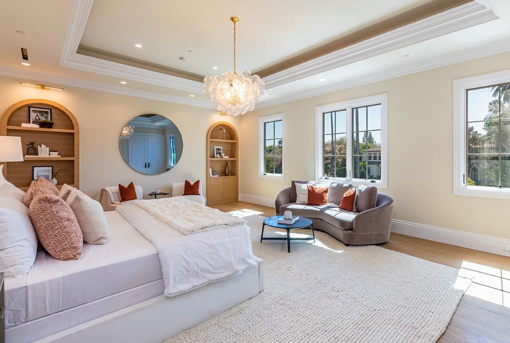The Estate in Beverly Hills, a brand new architectural triumph combines classic opulence and the modern feel of today with its exquisite features and luxurious quality finishes is now available for sale. This home located at 802 Foothill Rd, Beverly Hills, California
