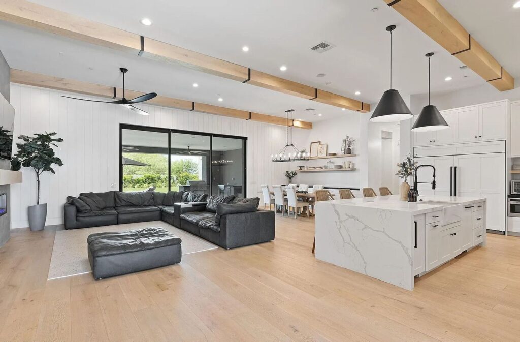 The Home in Scottsdale, a thoughtfully designed modern masterpiece offers pure luxury and the exquisite views of the Sunset through the Mountains is now available for sale. This home located at 23416 N 84th St, Scottsdale, Arizona