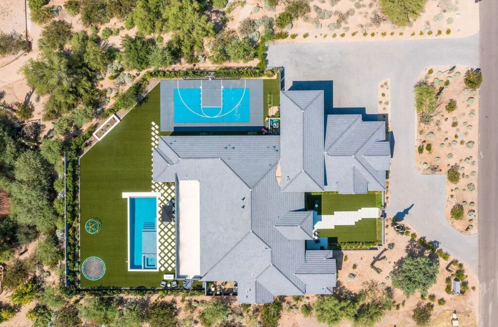 The Home in Scottsdale, a thoughtfully designed modern masterpiece offers pure luxury and the exquisite views of the Sunset through the Mountains is now available for sale. This home located at 23416 N 84th St, Scottsdale, Arizona