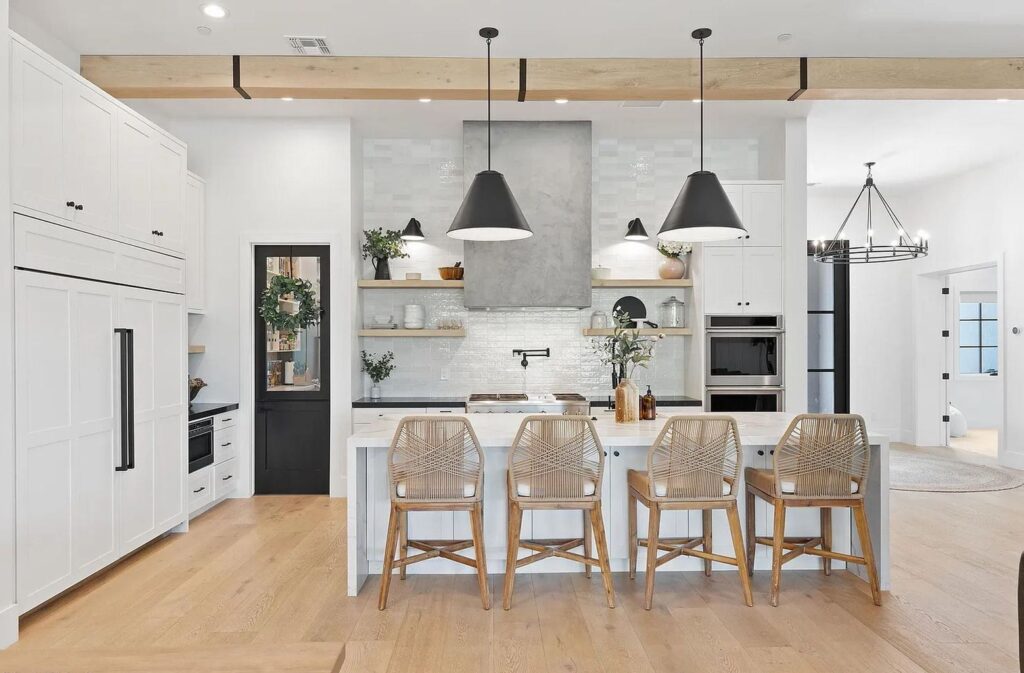 The Home in Scottsdale, a thoughtfully designed modern masterpiece offers pure luxury and the exquisite views of the Sunset through the Mountains is now available for sale. This home located at 23416 N 84th St, Scottsdale, Arizona