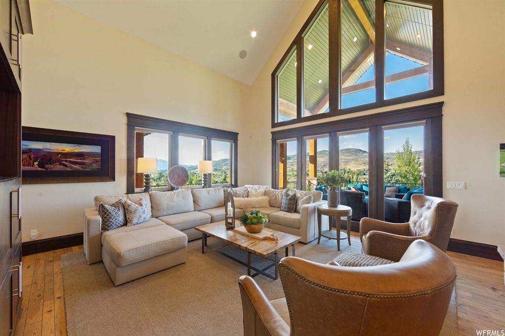 The Home in Heber City, a very special property within the Lake Creek Farms subdivision offers serene privacy with views of the neighborhood, Mayflower, and Mt. Timpanogos is now available for sale. This home located at 1545 Palomino Cir, Heber City, Utah