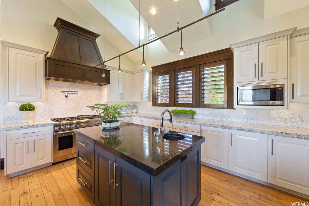 The Home in Heber City, a very special property within the Lake Creek Farms subdivision offers serene privacy with views of the neighborhood, Mayflower, and Mt. Timpanogos is now available for sale. This home located at 1545 Palomino Cir, Heber City, Utah