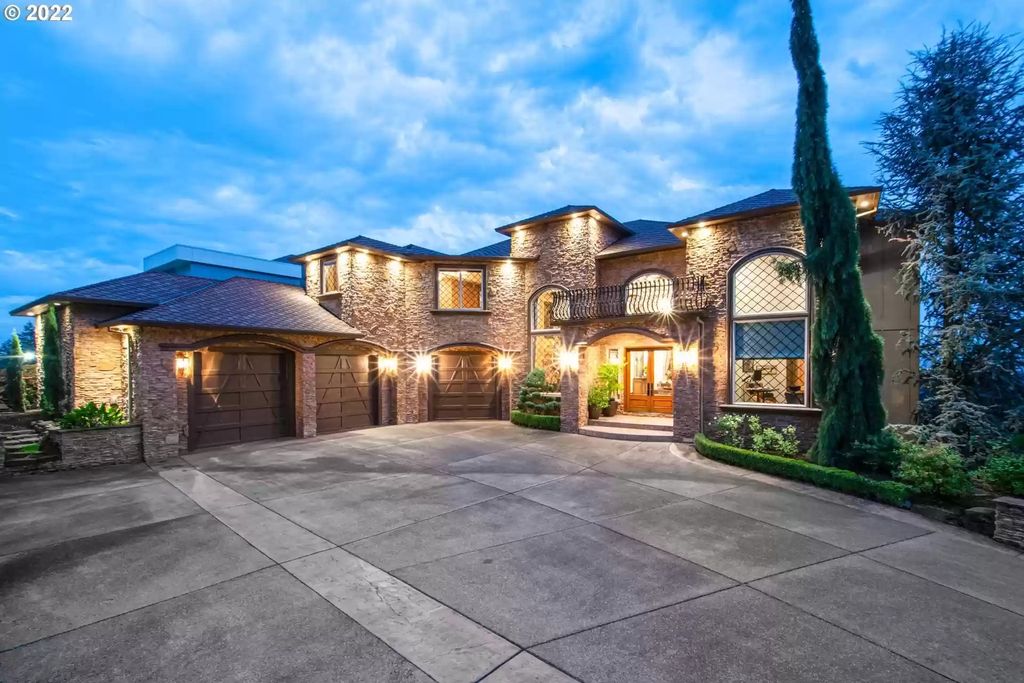 The Estate in Camas is a luxurious home featuring large rooms perfect for entertaining and comfortable living now available for sale. This home located at 636 NW Valley St, Camas, Washington; offering 04 bedrooms and 06 bathrooms with 8,112 square feet of living spaces.