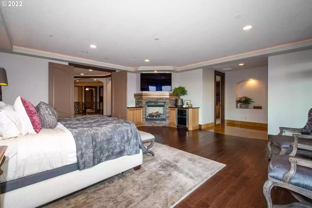 The Estate in Camas is a luxurious home featuring large rooms perfect for entertaining and comfortable living now available for sale. This home located at 636 NW Valley St, Camas, Washington; offering 04 bedrooms and 06 bathrooms with 8,112 square feet of living spaces.