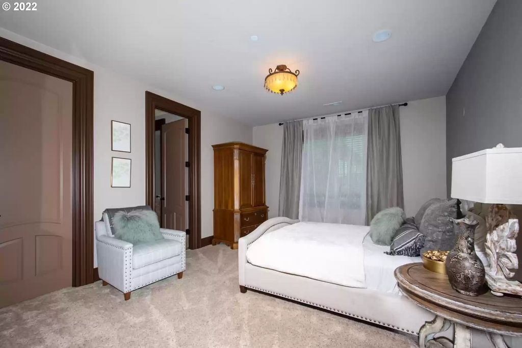 The Estate in Camas is a luxurious home featuring large rooms perfect for entertaining and comfortable living now available for sale. This home located at 636 NW Valley St, Camas, Washington; offering 04 bedrooms and 06 bathrooms with 8,112 square feet of living spaces.