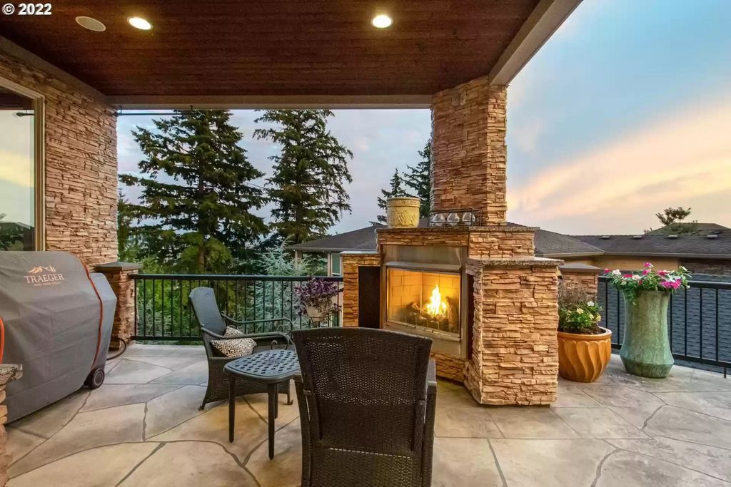 The Estate in Camas is a luxurious home featuring large rooms perfect for entertaining and comfortable living now available for sale. This home located at 636 NW Valley St, Camas, Washington; offering 04 bedrooms and 06 bathrooms with 8,112 square feet of living spaces.