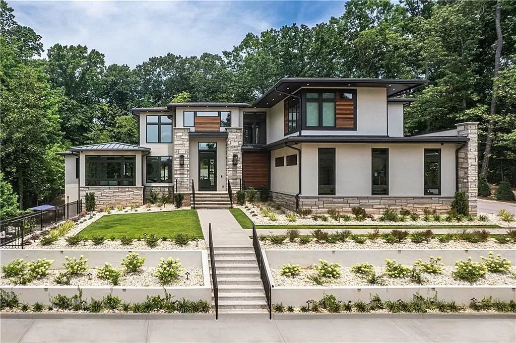The Estate in Sandy Springs is a luxurious home of quality built with every attention to detail now available for sale. This home located at 1090 Kingston Dr, Sandy Springs, Georgia; offering 06 bedrooms and 08 bathrooms with 1.45 acres of land.