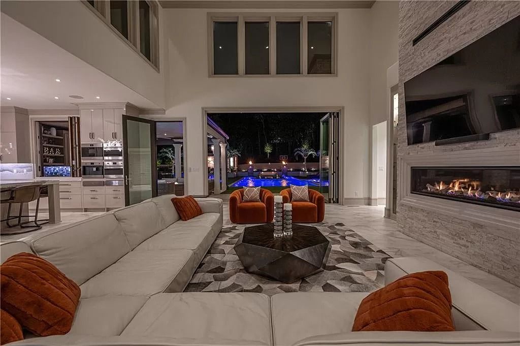 The Estate in Sandy Springs is a luxurious home of quality built with every attention to detail now available for sale. This home located at 1090 Kingston Dr, Sandy Springs, Georgia; offering 06 bedrooms and 08 bathrooms with 1.45 acres of land.