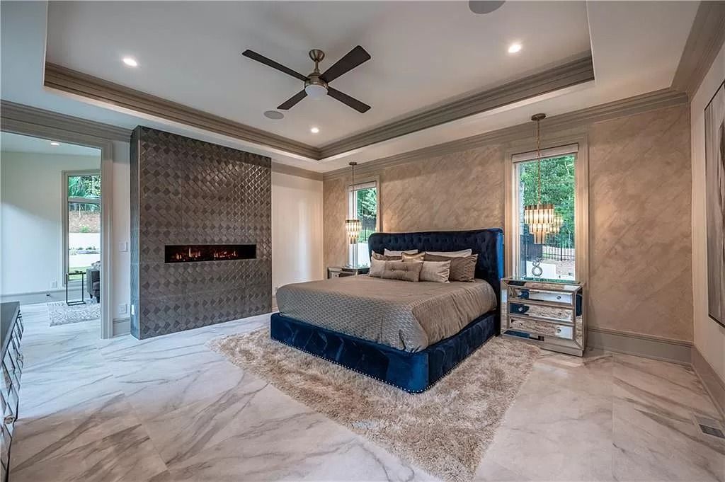 The Estate in Sandy Springs is a luxurious home of quality built with every attention to detail now available for sale. This home located at 1090 Kingston Dr, Sandy Springs, Georgia; offering 06 bedrooms and 08 bathrooms with 1.45 acres of land.