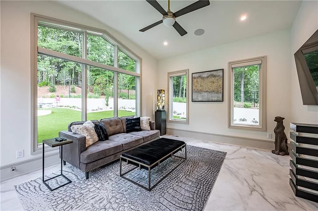 The Estate in Sandy Springs is a luxurious home of quality built with every attention to detail now available for sale. This home located at 1090 Kingston Dr, Sandy Springs, Georgia; offering 06 bedrooms and 08 bathrooms with 1.45 acres of land.