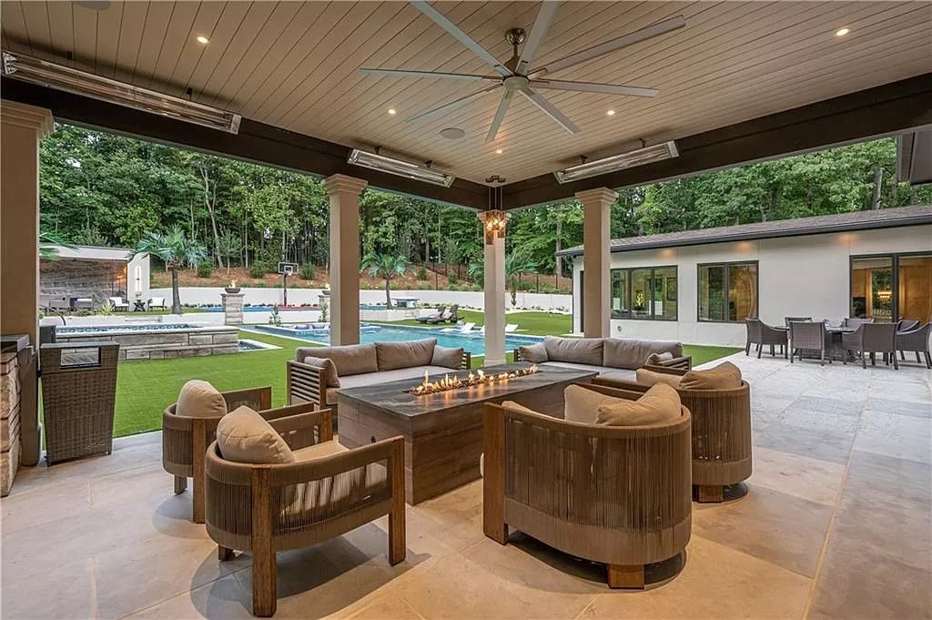 The Estate in Sandy Springs is a luxurious home of quality built with every attention to detail now available for sale. This home located at 1090 Kingston Dr, Sandy Springs, Georgia; offering 06 bedrooms and 08 bathrooms with 1.45 acres of land.