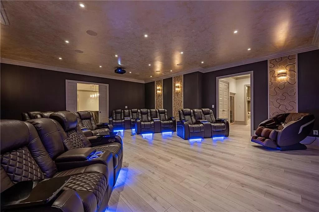 The Estate in Sandy Springs is a luxurious home of quality built with every attention to detail now available for sale. This home located at 1090 Kingston Dr, Sandy Springs, Georgia; offering 06 bedrooms and 08 bathrooms with 1.45 acres of land.