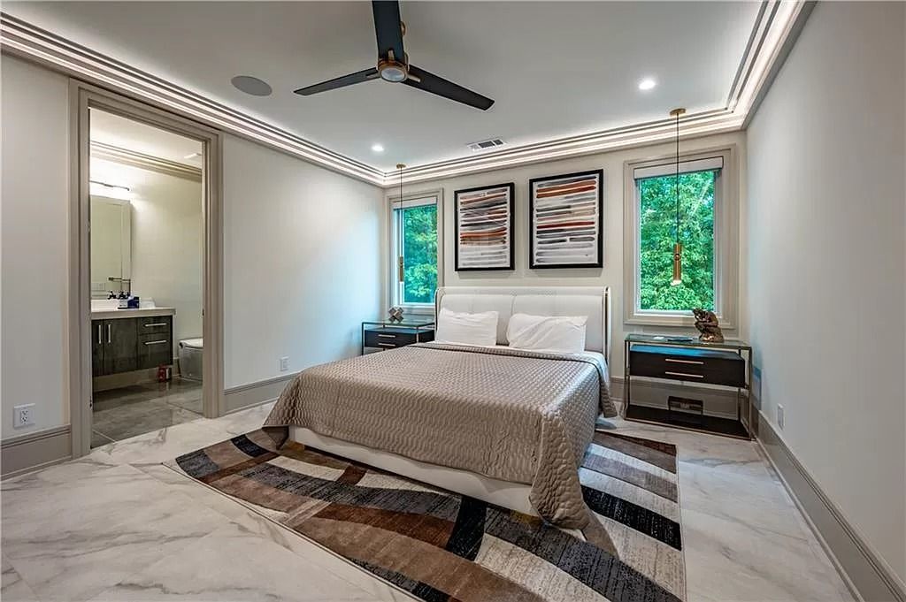 The Estate in Sandy Springs is a luxurious home of quality built with every attention to detail now available for sale. This home located at 1090 Kingston Dr, Sandy Springs, Georgia; offering 06 bedrooms and 08 bathrooms with 1.45 acres of land.