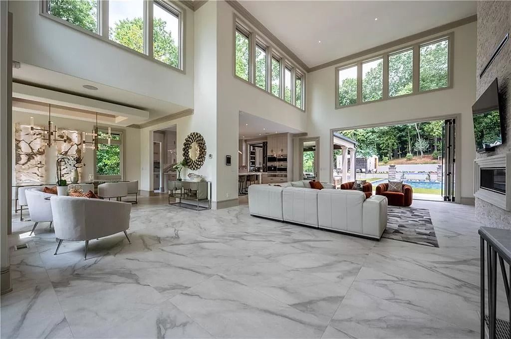 The Estate in Sandy Springs is a luxurious home of quality built with every attention to detail now available for sale. This home located at 1090 Kingston Dr, Sandy Springs, Georgia; offering 06 bedrooms and 08 bathrooms with 1.45 acres of land.
