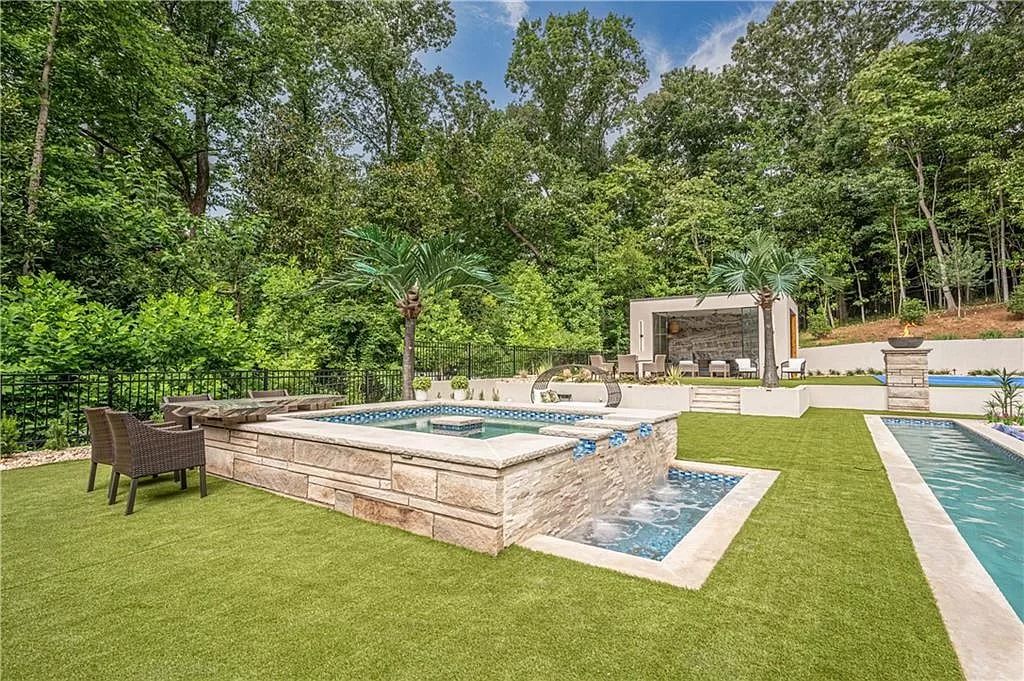 The Estate in Sandy Springs is a luxurious home of quality built with every attention to detail now available for sale. This home located at 1090 Kingston Dr, Sandy Springs, Georgia; offering 06 bedrooms and 08 bathrooms with 1.45 acres of land.