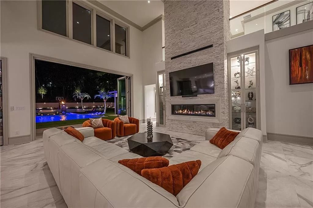 The Estate in Sandy Springs is a luxurious home of quality built with every attention to detail now available for sale. This home located at 1090 Kingston Dr, Sandy Springs, Georgia; offering 06 bedrooms and 08 bathrooms with 1.45 acres of land.