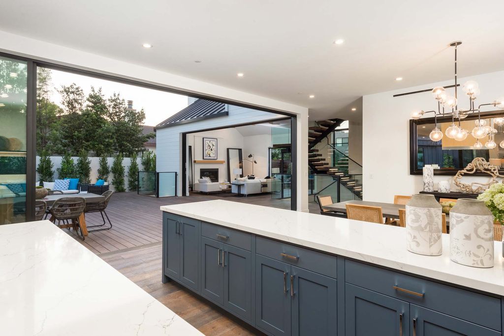 The Home in Venice, a spectacular modern farmhouse designed by Hamilton Architects for entertaining with expansive living spaces and unparalleled amenities is now available for sale. This home located at 1314 Morningside Way, Venice, California
