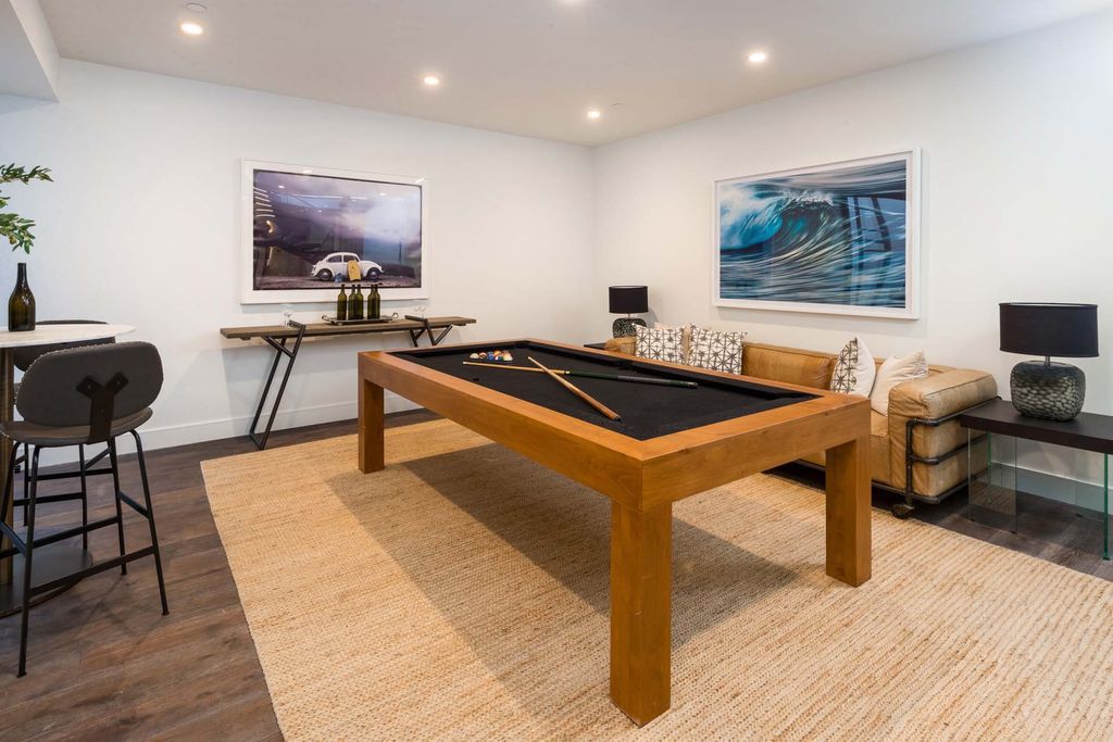 The Home in Venice, a spectacular modern farmhouse designed by Hamilton Architects for entertaining with expansive living spaces and unparalleled amenities is now available for sale. This home located at 1314 Morningside Way, Venice, California
