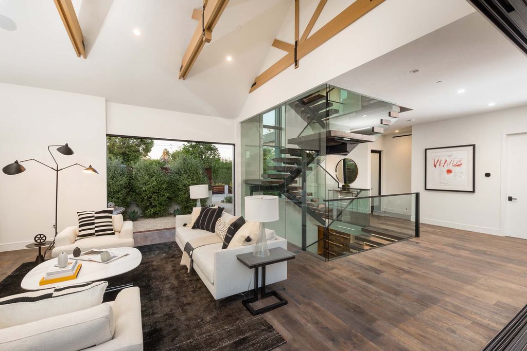 The Home in Venice, a spectacular modern farmhouse designed by Hamilton Architects for entertaining with expansive living spaces and unparalleled amenities is now available for sale. This home located at 1314 Morningside Way, Venice, California