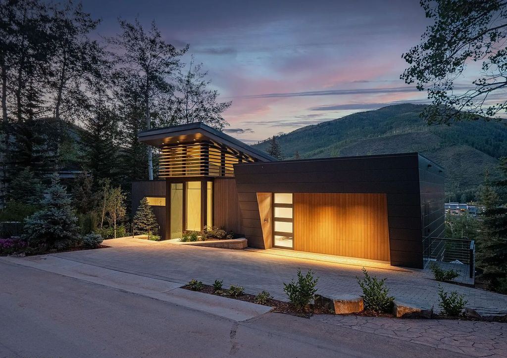 The Home in Vail, an exceptional newly constructed estate boasts expansive mountain views and offers the convenience of being steps to the ski slope and a short walk to Vail Village is now available for sale. This home located at 307 Rockledge Rd, Vail, Colorado