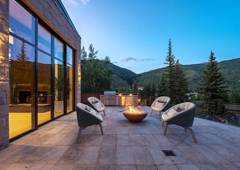 The Home in Vail, an exceptional newly constructed estate boasts expansive mountain views and offers the convenience of being steps to the ski slope and a short walk to Vail Village is now available for sale. This home located at 307 Rockledge Rd, Vail, Colorado