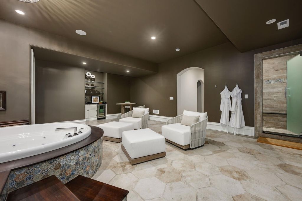 The Home in South Barrington leaves absolutely nothing to be desired, while exuding sophistication and elegance, now available for sale. This home located at 24 Enclave Ct, South Barrington, Illinois