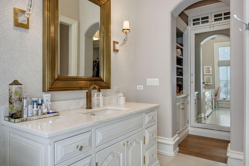 The Home in South Barrington leaves absolutely nothing to be desired, while exuding sophistication and elegance, now available for sale. This home located at 24 Enclave Ct, South Barrington, Illinois