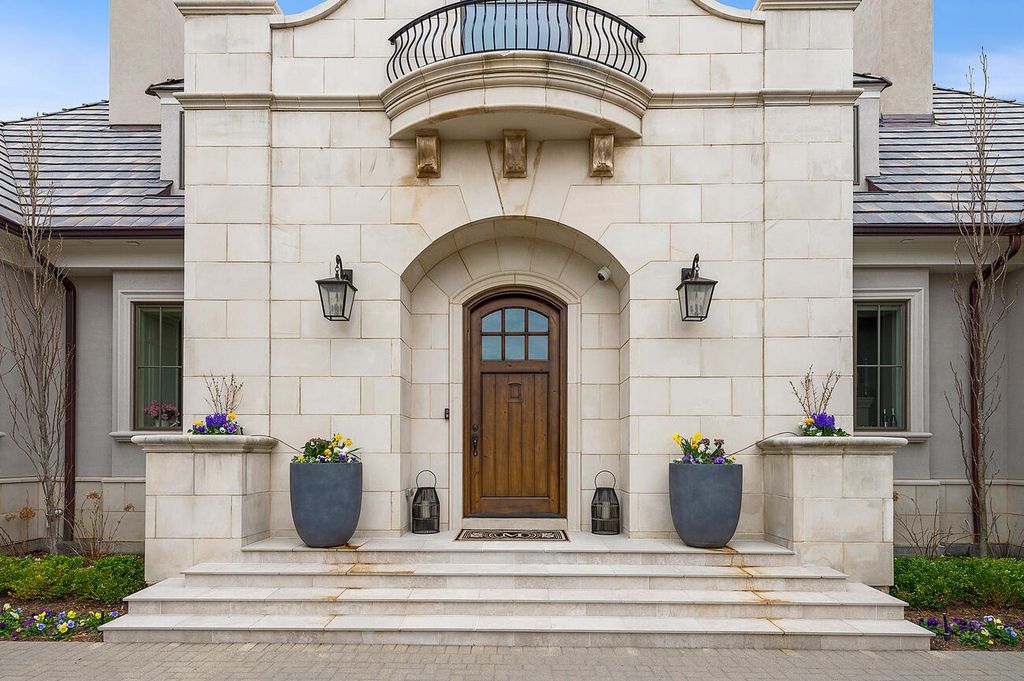 The Home in South Barrington leaves absolutely nothing to be desired, while exuding sophistication and elegance, now available for sale. This home located at 24 Enclave Ct, South Barrington, Illinois