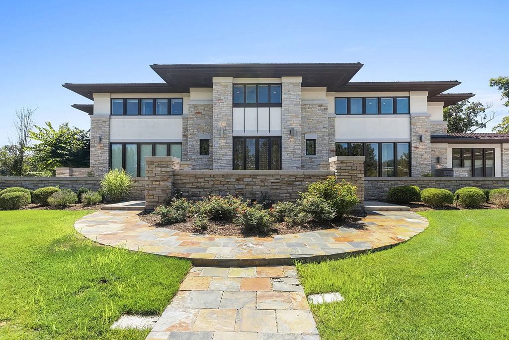 The Estate in Northbrook is a luxurious home featuring dualing staircase, large home office, indoor pool, home theatre, massive kitchen and much more appeal now available for sale. This home located at 925 Morrison Ln, Northbrook, Illinois, offering 06 bedrooms and 08 bathrooms with 8,960 square feet of living spaces. 