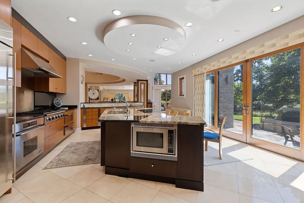 The Estate in Northbrook is a luxurious home featuring dualing staircase, large home office, indoor pool, home theatre, massive kitchen and much more appeal now available for sale. This home located at 925 Morrison Ln, Northbrook, Illinois, offering 06 bedrooms and 08 bathrooms with 8,960 square feet of living spaces. 